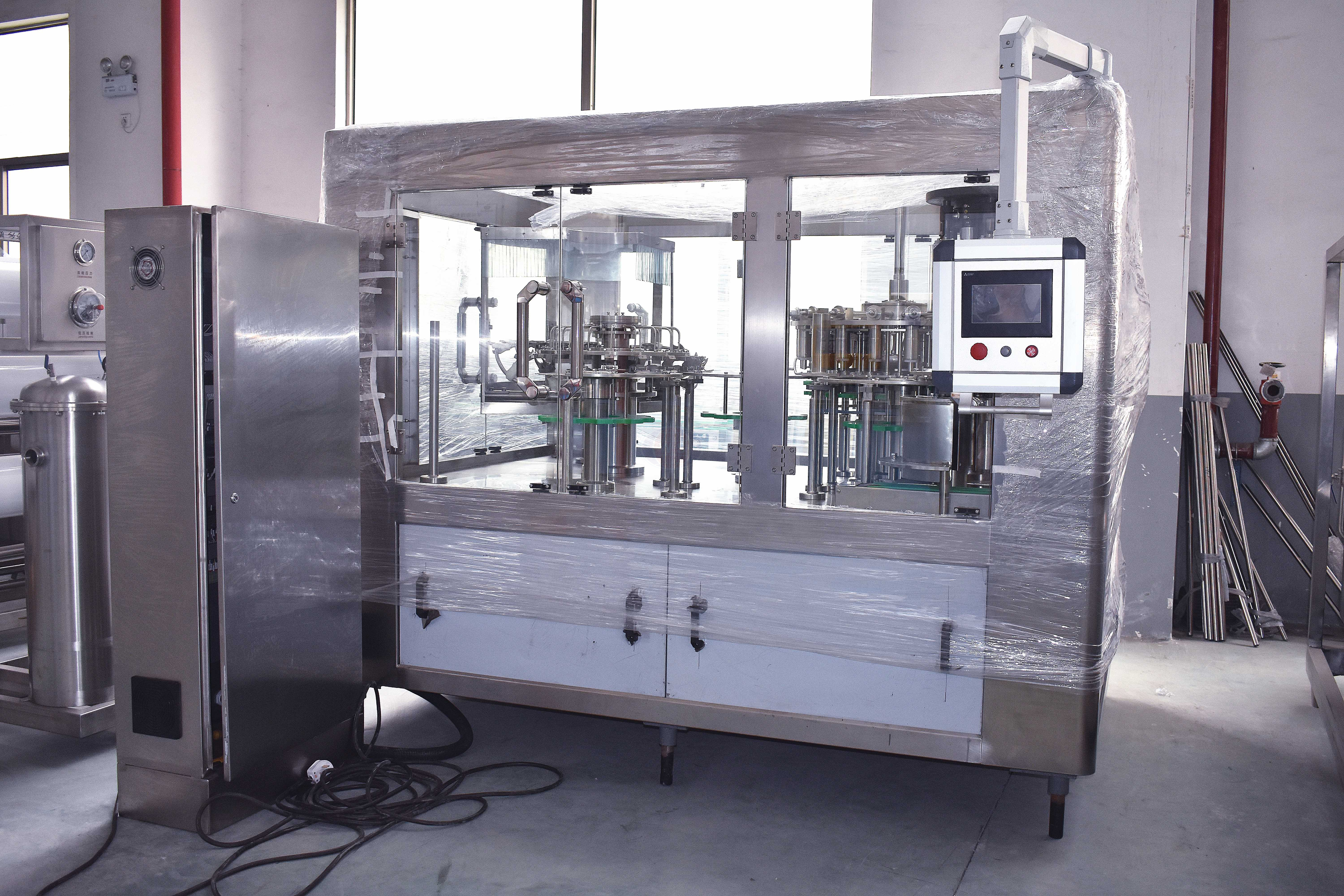 Как мы можем подать в суд на машину для зачистки и укладки бутылки?